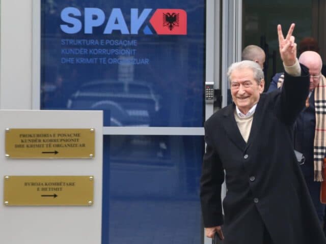 SHBA heq sanksionet ndaj Berishës — çfarë ndryshon realisht për opozitën?