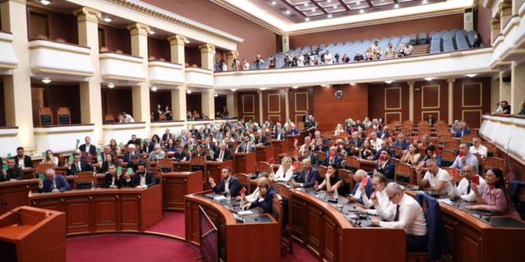 Me 75 vota pro, Kuvendi kalon me procedurë të përshpejtuar huanë 302 milionë $ nga SHBA