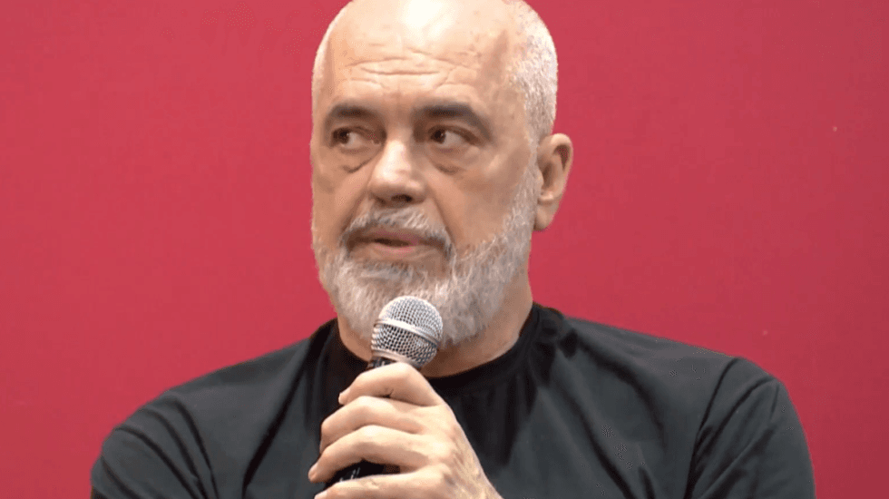 VIDEO / Rama ndan historinë e peshkatarit nga Vlora: Një jetë mes dallgëve…